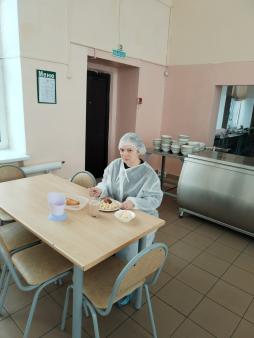 04 марта  2025 года родительский контроль провела родитель 6 а класса Овчарова Екатерина Александровна. Дегустация обеда для школьников.